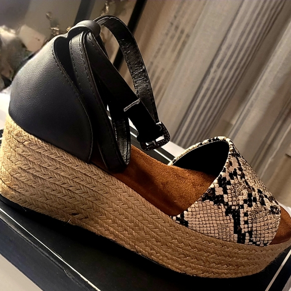 Meet your Posher, Joanna - Picture 7 of 9